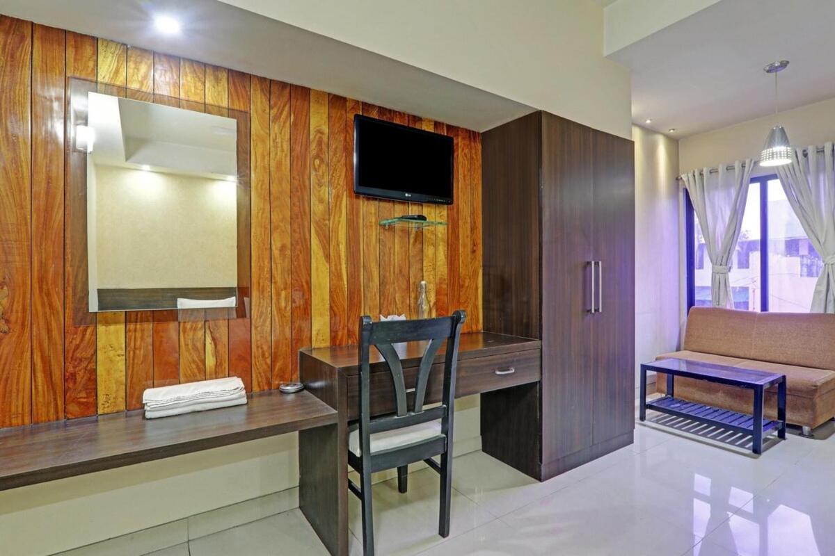 Shelter Hotel Lucknow Ngoại thất bức ảnh