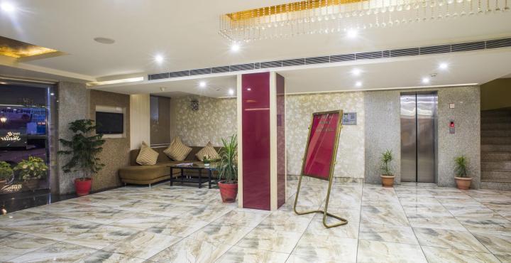 Shelter Hotel Lucknow Ngoại thất bức ảnh