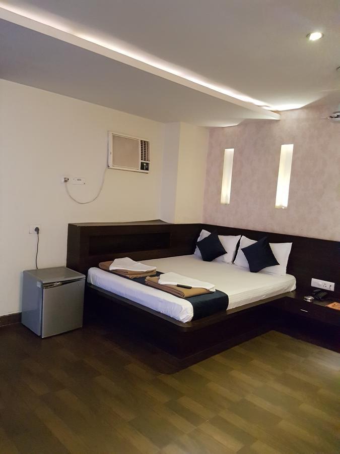 Shelter Hotel Lucknow Ngoại thất bức ảnh