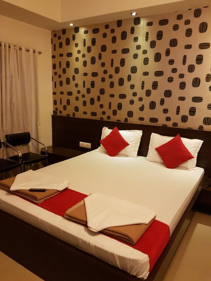 Shelter Hotel Lucknow Ngoại thất bức ảnh