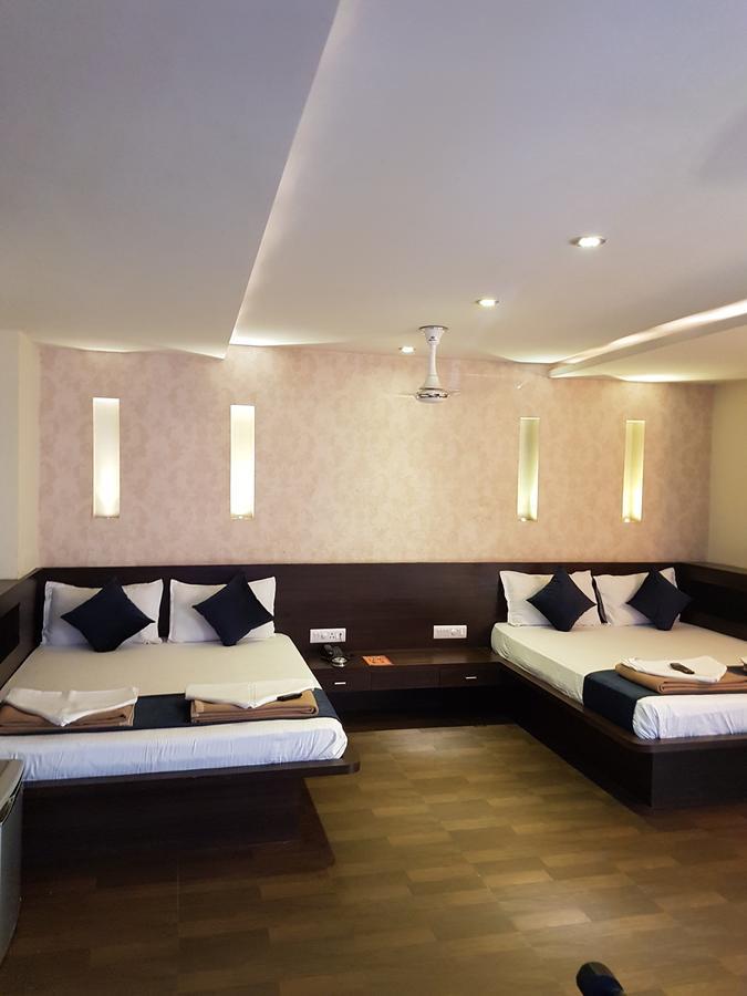Shelter Hotel Lucknow Ngoại thất bức ảnh