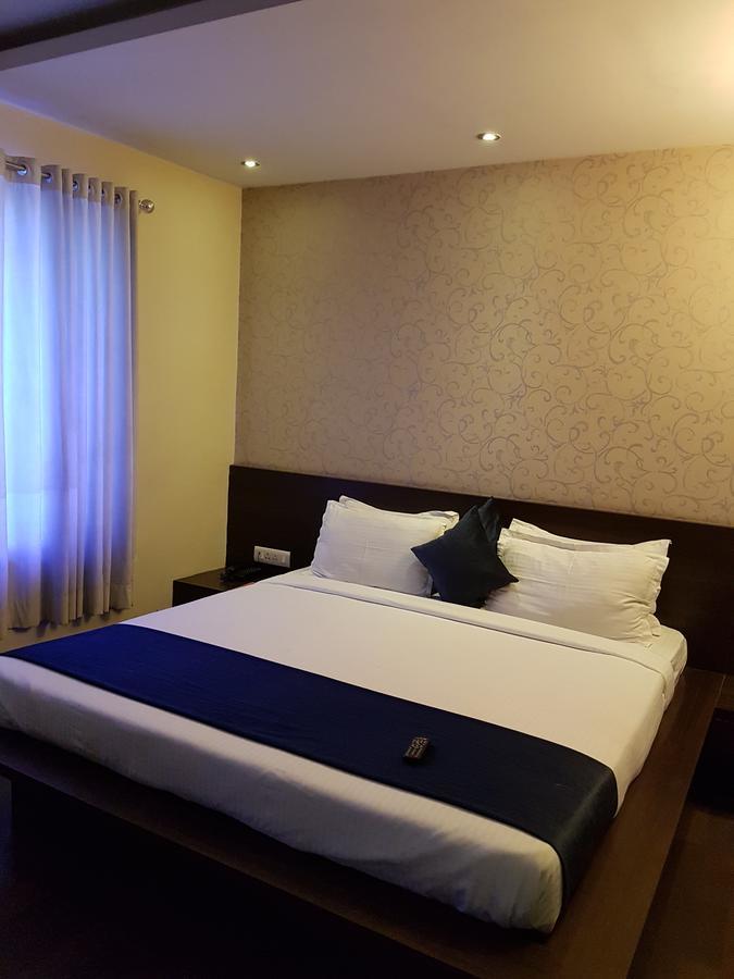 Shelter Hotel Lucknow Ngoại thất bức ảnh