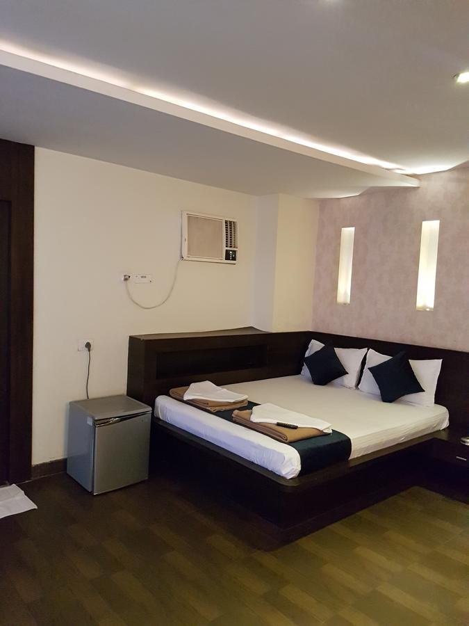 Shelter Hotel Lucknow Ngoại thất bức ảnh